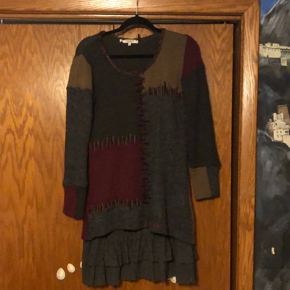 Vitrin Design Sweater Tunic Layered Ruffle Size Large